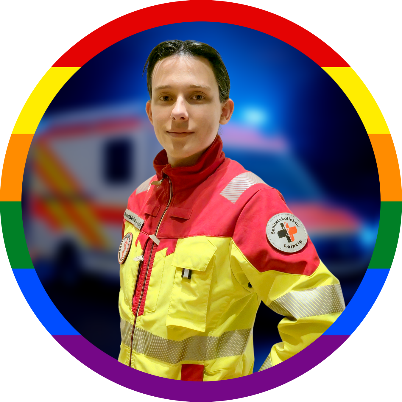 Ein Helfer*innen-Portrait von dem Fachbereichsleiter Einsatzdienst in rot-gelber EInsatzkleidung.