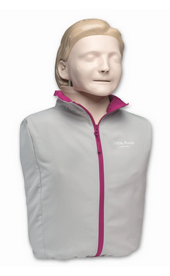 Eine Reanimationspuppe (Little Anne) die zur Übung der Reanimation und Beatmung an Erwachsenen dient.