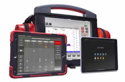 Ein simulierter Patientenmonitor der mit zwei Tablets gesteuert wird. Es ist ein Simulations-Gerät für die Aus- und Fortbildung im SKL.