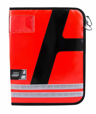 Eine rote Mappe aus robustem Material die im Rettungsdienst zur Dokumentation von Einsätzen dient.